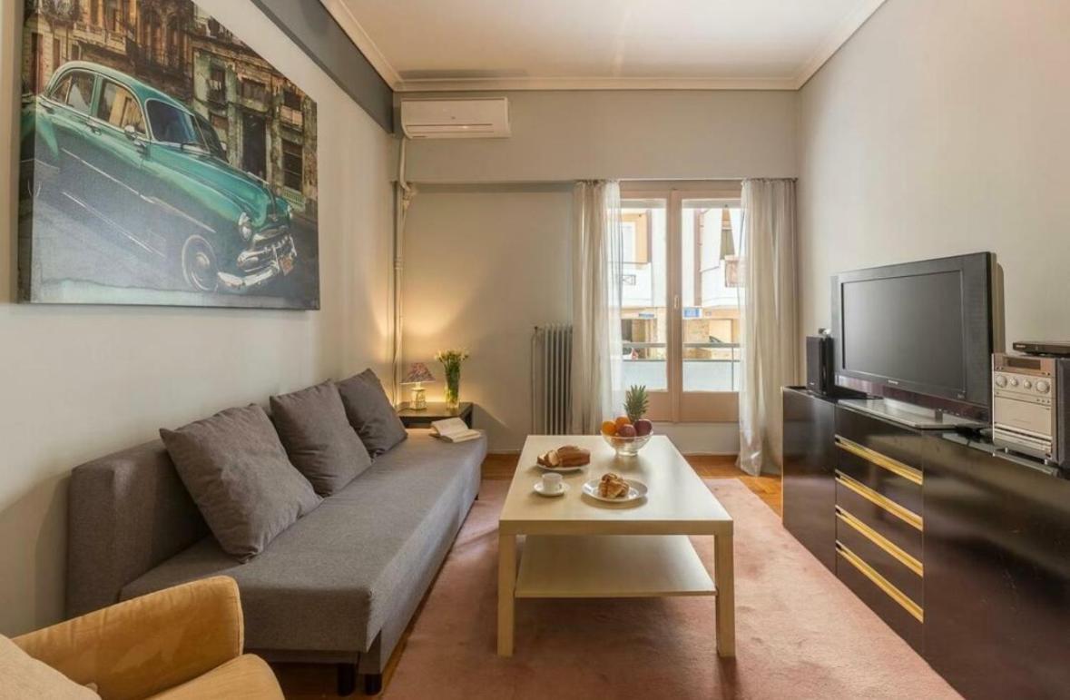 Holodek Apartments Goudi semi-basement Atene Esterno foto